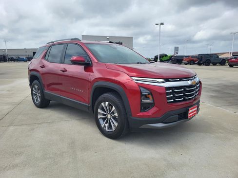 Used 2025 Chevrolet Equinox LT w/ Convenience Package II FWD image 7