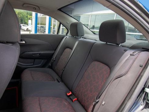 Used 2017 Chevrolet Sonic LT w/ Convenience Package FWD image 9