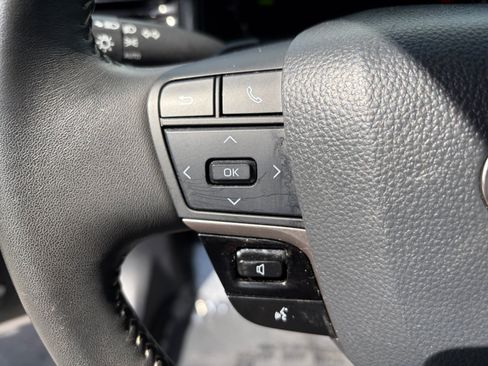 Used 2025 Toyota Camry SE FWD image 14