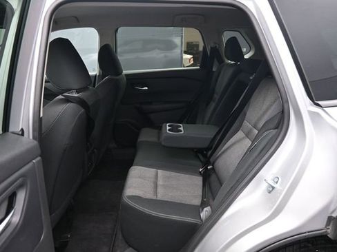 Used 2025 Nissan Rogue SV AWD/4WD image 14