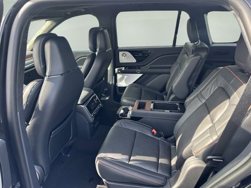 New 2026 Lincoln Aviator Black Label w/ Jet Appearance Package image 10