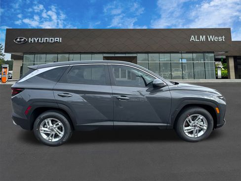 New 2026 Hyundai Tucson SE image 4