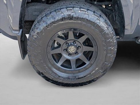 Used 2024 Toyota Tacoma SR5 AWD/4WD image 15