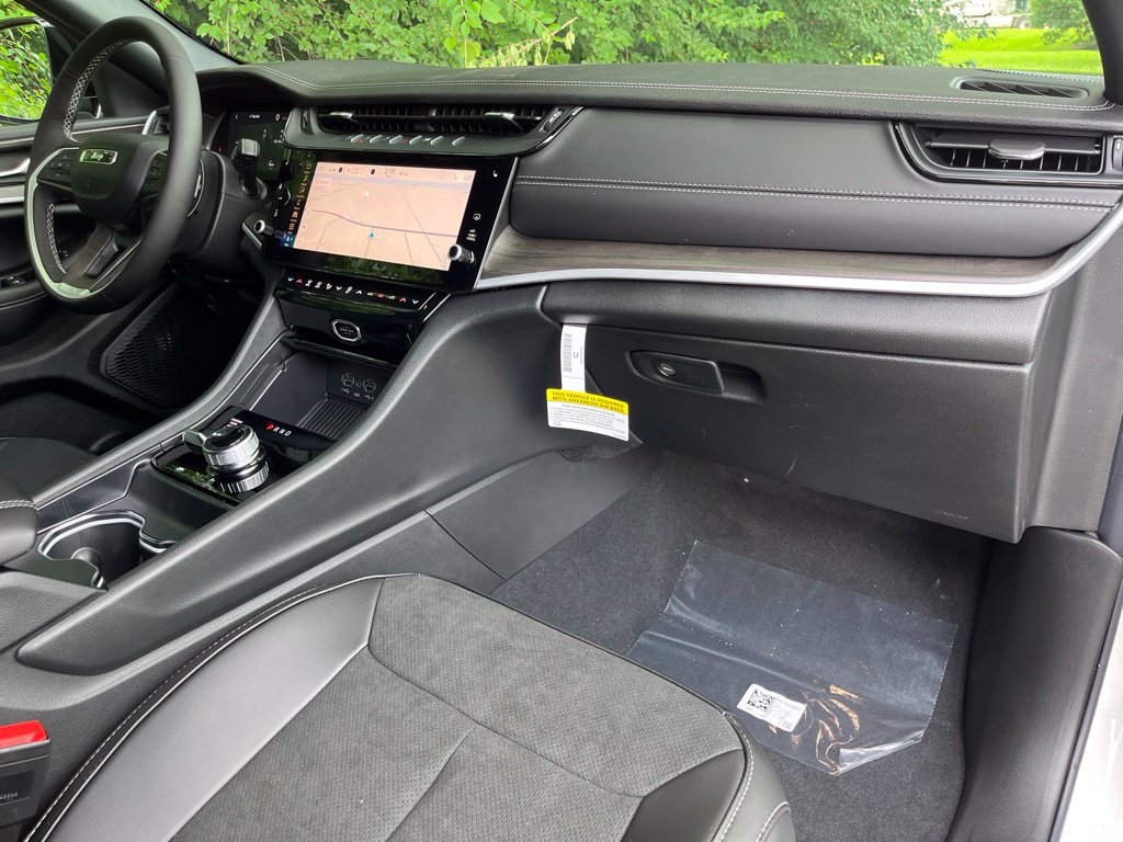 New 2026 Jeep Grand Cherokee Altitude AWD/4WD image 35