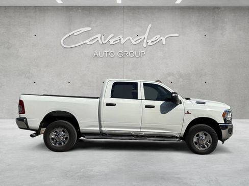 Used 2024 RAM 2500 Tradesman w/ Chrome Appearance Group AWD/4WD image 17