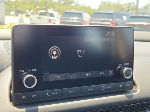 Used 2025 Honda HR-V LX image 8