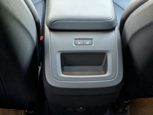 Certified 2025 Volvo XC60 B5 Plus image 27