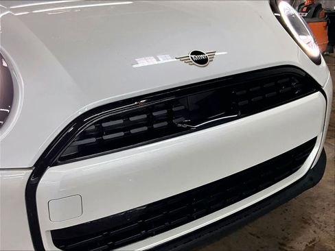 Certified 2025 MINI Cooper 2-Door Hardtop image 32