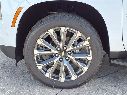 New 2026 Chevrolet Suburban High Country image 26