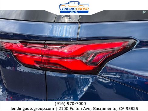 Used 2023 Chevrolet Traverse LT w/ Rear Camera Mirror Package AWD/4WD image 8