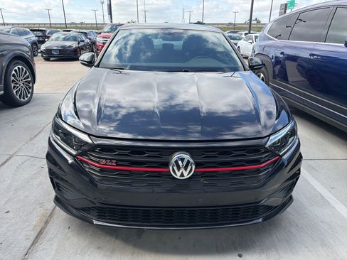Used 2019 Volkswagen Jetta GLI FWD image 2