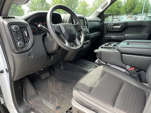 Used 2025 Chevrolet Silverado 1500 Custom Trail Boss AWD/4WD image 17