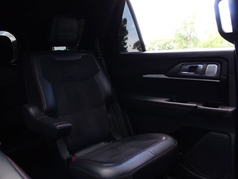 Used 2025 Ford Explorer ST w/ Sun And Sound Package AWD/4WD image 15