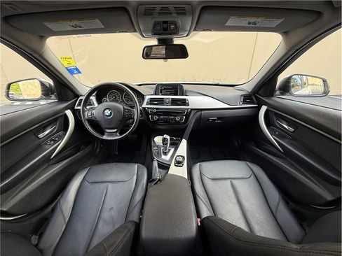 Used 2016 BMW 320i Sedan image 9