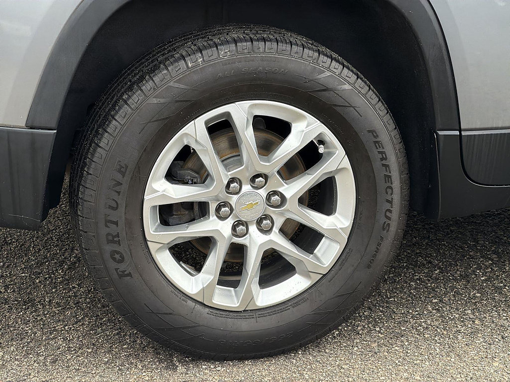 Used 2018 Chevrolet Traverse LS FWD image 31