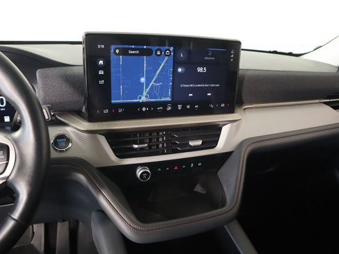 Used 2025 Ford Explorer Active w/ Active Comfort Package RWD image 5