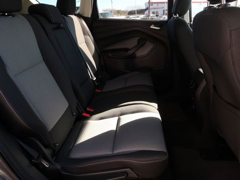 Used 2019 Ford Escape SE image 9