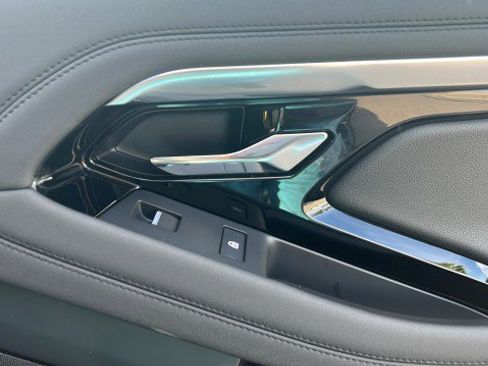 Used 2023 Land Rover Range Rover Evoque R-Dynamic SE image 28