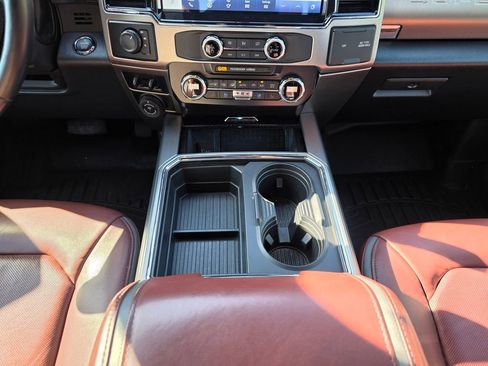 Used 2022 Ford F250 Platinum image 14
