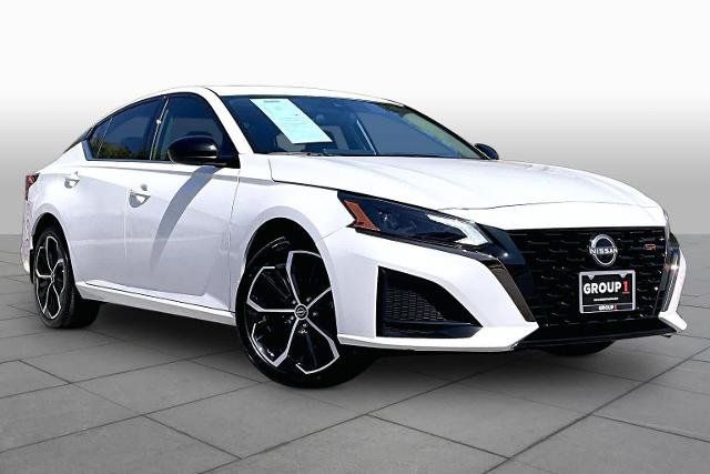 Certified 2025 Nissan Altima 2.5 SR w/ SR Premium Package AWD/4WD image 3