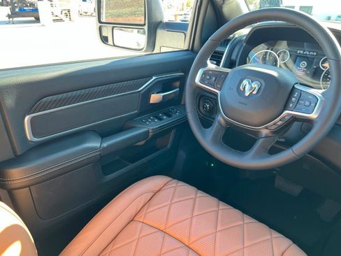 New 2025 RAM 2500 Big Horn AWD/4WD image 11
