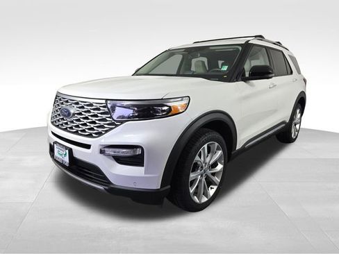 Certified 2023 Ford Explorer Platinum w/ Technology Package AWD/4WD image 3