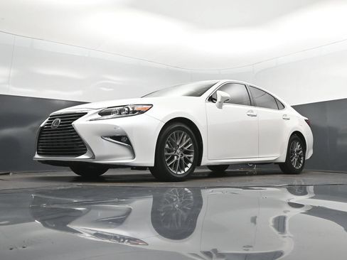 Used 2018 Lexus ES 350 w/ Premier Package FWD image 38