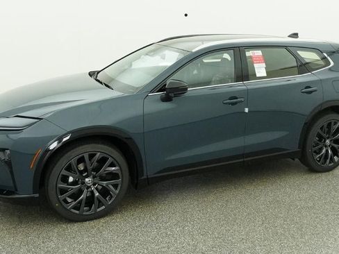 New 2026 Toyota Crown Signia image 2