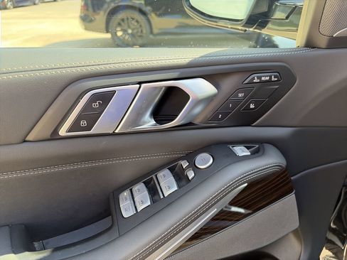 Certified 2025 BMW X7 xDrive40i AWD/4WD image 19