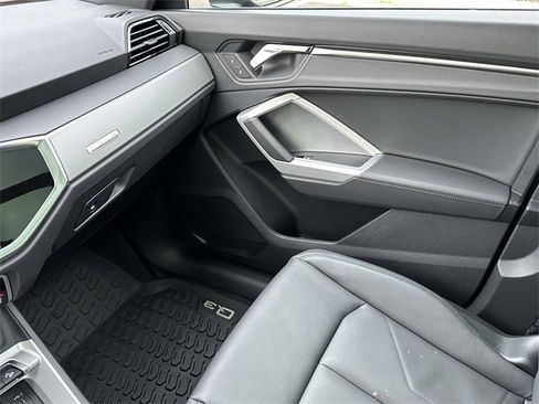 Certified 2025 Audi Q3 2.0T Premium w/ Convenience Package image 35