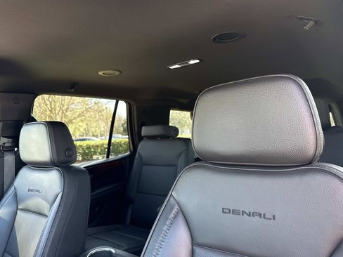 Used 2025 GMC Yukon Denali image 23
