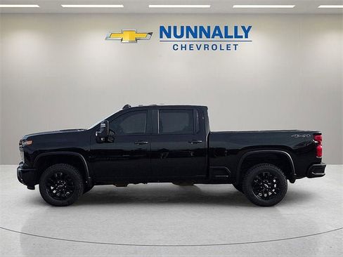 Used 2025 Chevrolet Silverado 2500 Custom w/ Custom Blackout Package image 2