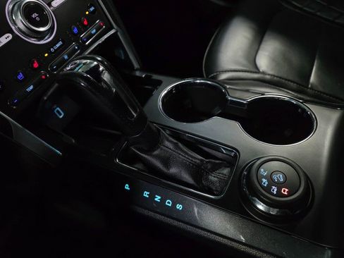 Used 2017 Ford Explorer Platinum image 29