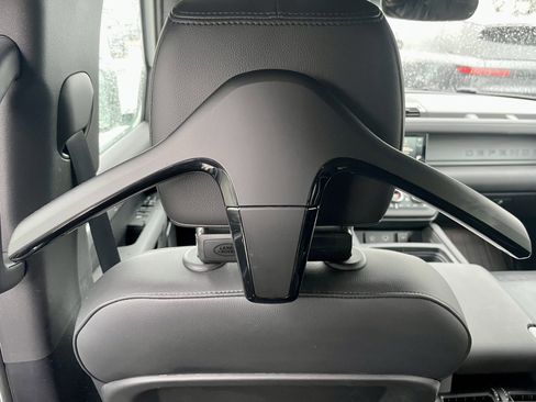 Used 2024 Land Rover Defender 110 X-Dynamic SE image 30