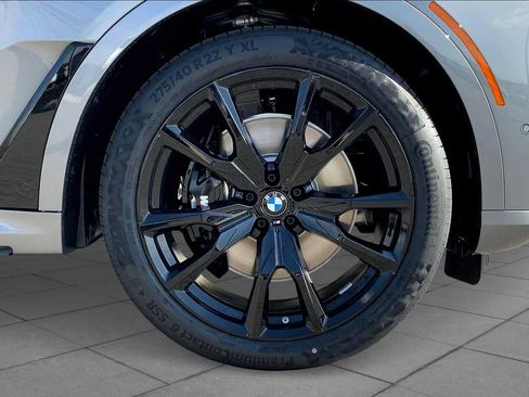 Used 2025 BMW X7 xDrive40i w/ M Sport Package AWD/4WD image 11