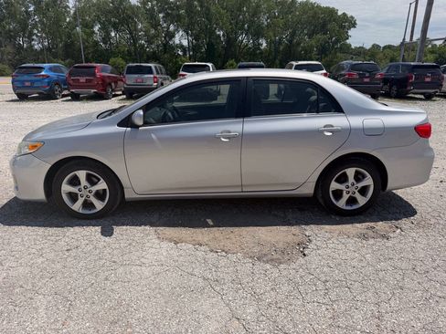 Used 2013 Toyota Corolla LE w/ Premium Pkg FWD image 6
