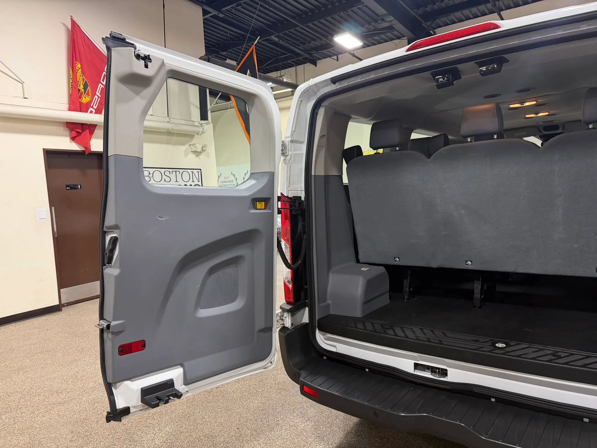 Used 2018 Ford Transit 150 XL RWD image 23