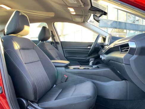 Used 2025 Nissan Altima 2.5 SV image 35