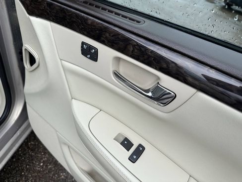 Used 2008 Cadillac DTS FWD image 22