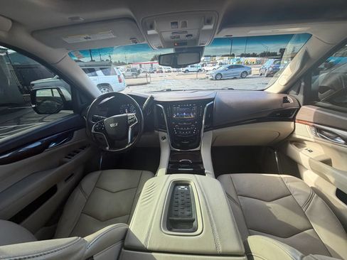 Used 2016 Cadillac Escalade Premium AWD/4WD image 19