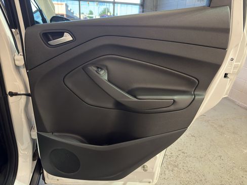 Used 2018 Ford Escape SE FWD image 24