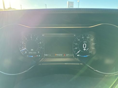 Used 2022 Ford Mustang Shelby GT500 w/ Technology Package image 14