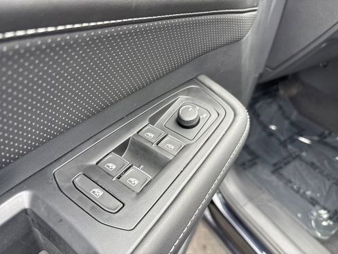 New 2026 Volkswagen Atlas Cross Sport SE image 11