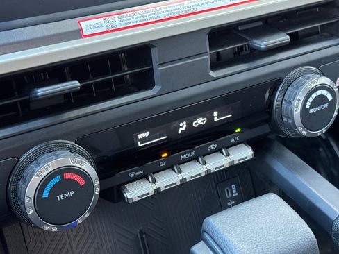 Used 2025 Toyota Tacoma SR5 image 25