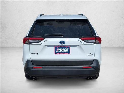 Used 2022 Toyota RAV4 LE AWD/4WD image 7