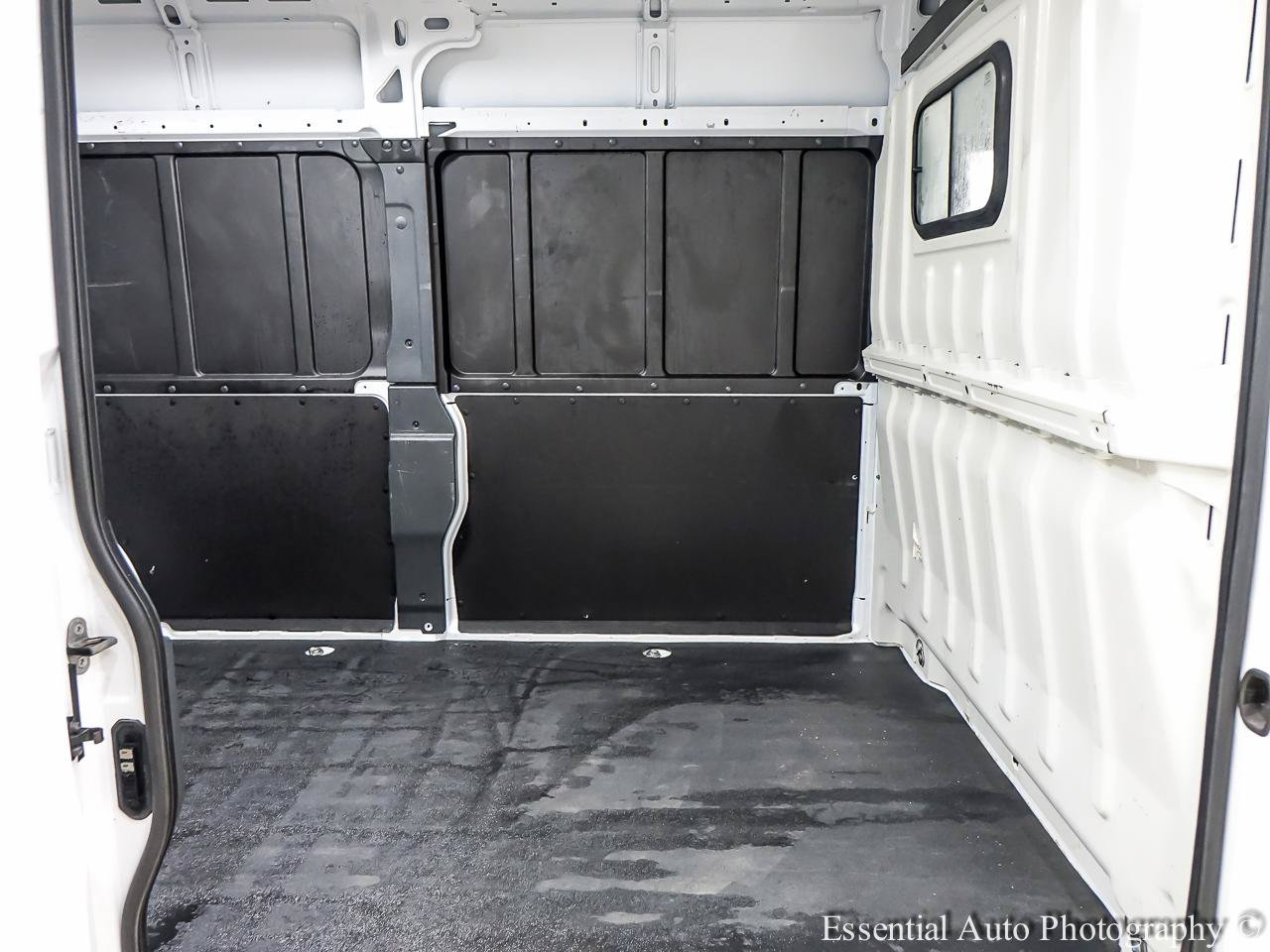 Used 2025 RAM ProMaster 2500 w/ Convenience Group FWD image 15