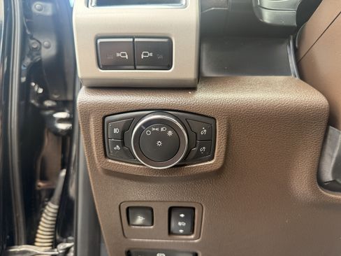 Used 2017 Ford F350 King Ranch w/ FX4 Off-Road Package image 27