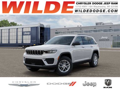 New 2025 Jeep Grand Cherokee Laredo X w/ Luxury Tech Group I AWD/4WD image 1
