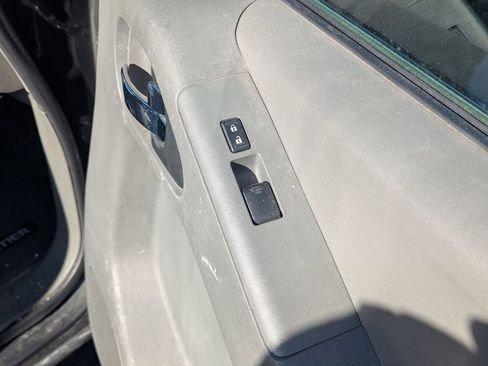 Used 2015 Nissan Frontier SV w/ SV Value Truck Package image 30