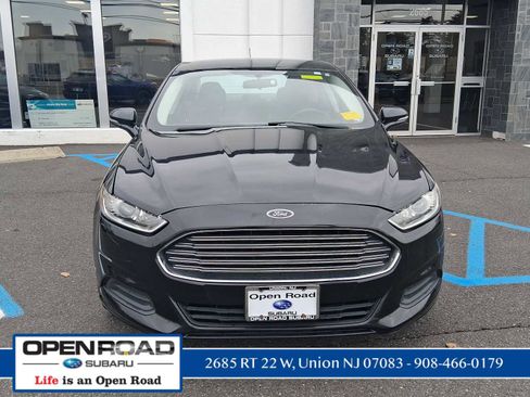 Used 2014 Ford Fusion SE image 2